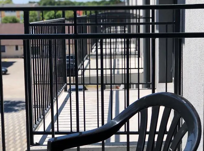 Dw Belmara - Plaza Zachodnia - Sciezka R10 Feriested